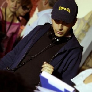 Massimo Coglitore durante il lavoro su un set