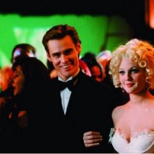 Batman Forever: Drew Barrymore e Jim Carrey in una scena del film