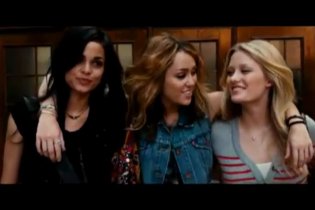 Video-recensione LOL - Pazza del mio migliore amico