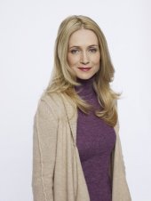 Perception: Kelly Rowan in una foto promozionale della serie