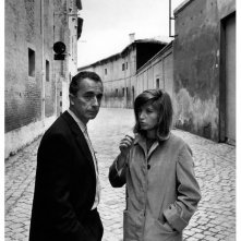 Michelangelo Antonioni e la Vitti sul set di Deserto Rosso