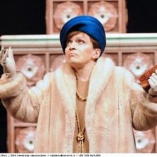 Franca Valeri sul palcoscenico, durante uno spettacolo