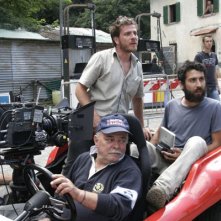 I padroni di casa: il regista Edoardo Gabbriellini sul set del film