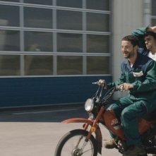 Mobile Home: Arthur Dupont e Guillaume Gouix in moto in una scena del film