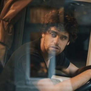 Mobile Home: Arthur Dupont in una scena del film