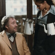 Primo amore: Ugo Tognazzi con Ornella Muti in una scena del film