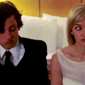 Somebody Up There Likes Me: Keith Poulson e Jess Weixlers in una buffa scena del film