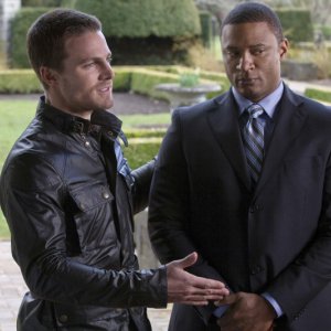 Arrow: David Ramsey e Stephen Amell nel pilot della serie CW