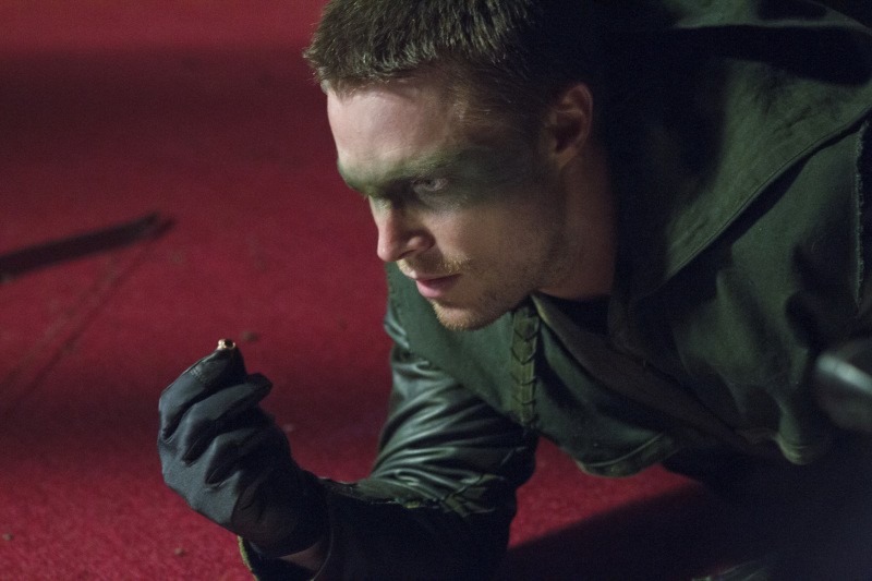 Arrow: Stephen Amell in un momento del pilot della serie CW