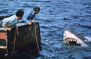 Lo squalo: Richard Dreyfuss e Robert Shaw davanti alla terrificante creatura