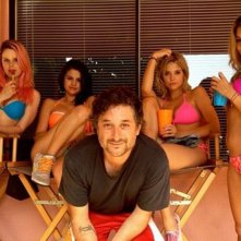Spring Breakers: il regista Harmony Korine sul set con Rachel Korine, Ashley Benson, Vanessa Hudgens e Selena Gomez