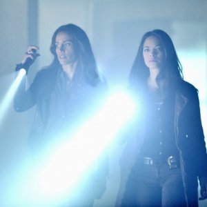 Beauty and the Beast: Nina Lisandrello e Kristin Kreuk nel pilot della serie CW