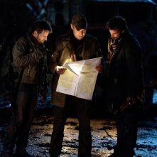 Falling Skies: Will Patton, Noah Wyle e Ryan Robbins nell'episodio La marcia della morte