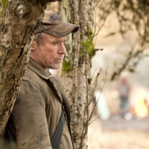 Falling Skies: un pensieroso Will Patton nell'episodio La marcia della morte