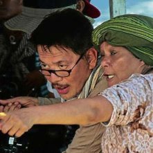Thy Womb: Brillante Mendoza con la protagonista Nora Aunor parlano sul set