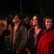 90210: Matt Lanter, Jessica Stroup e Shenae Grimes nell'episodio Blood is Thicker than Mud
