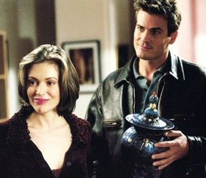 Alyssa Milano in un momento dell'episodio La maledizione dell'urna della serie Streghe
