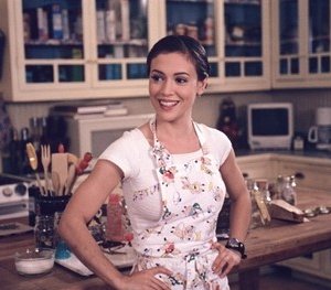 Alyssa Milano in un momento dell'episodio Le tre scimmie della serie Streghe