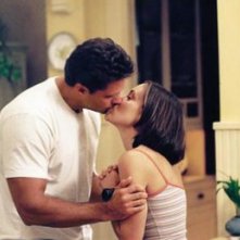 Alyssa Milano in una scena dell'episodio L'uomo dei sogni della serie Streghe