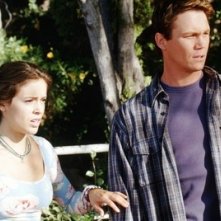 Brian Krause e Holly Marie Combs nell'episodio L'amore di Sam della serie Streghe