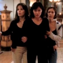 Holly Marie Combs, Alyssa Milano, Shannen Doherty nel primo episodio di Streghe