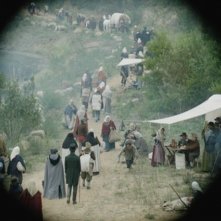 Lines of Wellington: campagnoli in cammino per le strade osservati con un cannocchiale