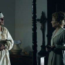 Lines of Wellington: Carloto Cotta è il tenente Pedro de Alencar in una scena insieme a Marisa Paredes