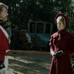Lines of Wellington: Marcello Urgeghe insieme a Victória Guerra e Francis Dawson in una scena