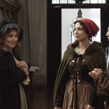 Lines of Wellington: Soraia Chaves in una scena del film con Marisa Paredes ed Elsa Zylberstein