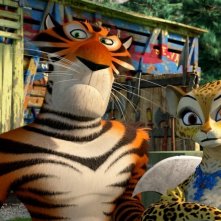 Madagascar 3: ricercati in Europa, la tigre russa Vitaly insieme alla femmina di giaguaro Gia in una scena del film