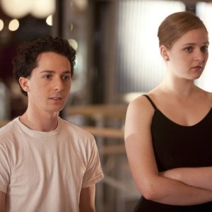 Bunhead: Casey J. Adler e Kaitlyn Jenkins nell'episodio Blank Up, It's Time