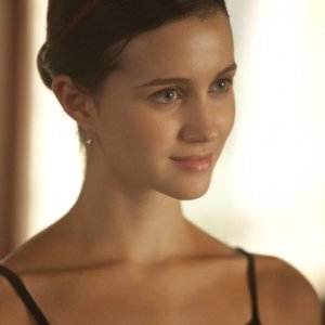 Bunhead: Julia Goldani Telles nell'episodio Blank Up, It's Time