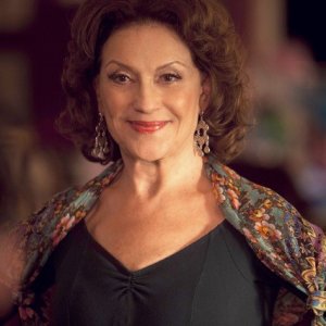 Bunhead: Kelly Bishop nell'episodio Blank Up, It's Time