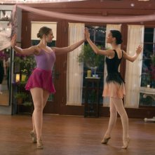Bunheads: Kaitlyn Jenkins e Julia Goldani Telles nell'episodio For Fanny