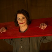 L'homme qui rit: Marc-André Grondin in una suggestiva foto promozionale