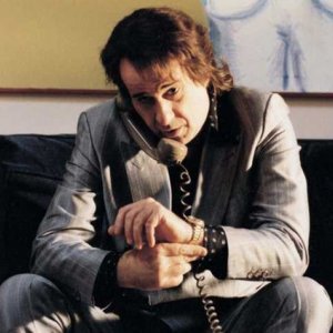 Toni Servillo al telefono ne L'uomo in più