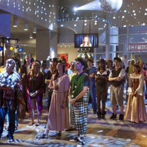90210: Festeggiamenti per halloween nell'episodio It's the Great Masquerade, Naomi Clark
