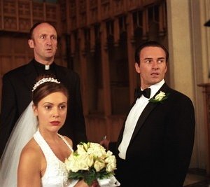Julian McMahon e Alyssa Milano in un momento dell'episodio Il passato di Paige della quarta stagione di Streghe
