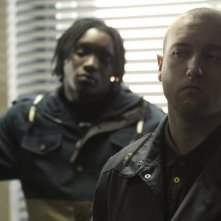 English Frank (in primo piano) nel dramma Offender