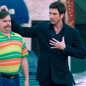 Zach Galifianakis con Dylan McDermott in Candidato a sorpresa