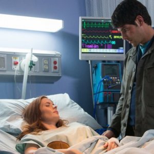 Grimm: Bitsie Tulloch e David Giuntoli nell'episodio Bad Teeth