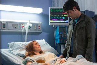 Grimm: Bitsie Tulloch e David Giuntoli nell'episodio Bad Teeth