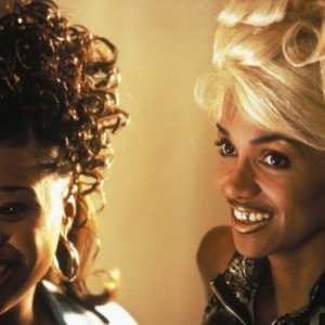 Halle Berry in Vita da principesse con Natalie Desselle.
