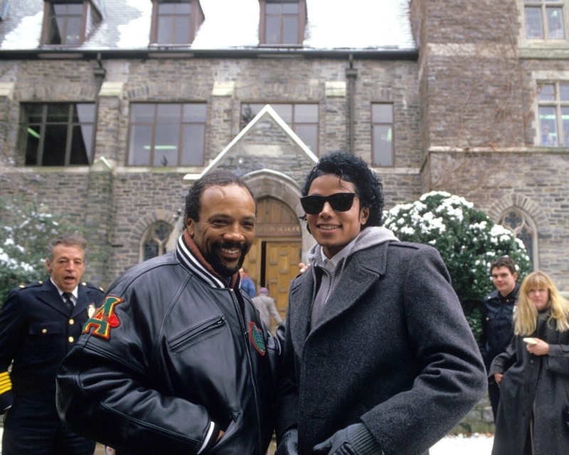 Bad 25: Michael Jackson con Quincy Jones, sul set del video di Bad, in una scena del documentario
