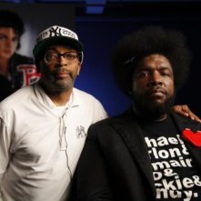 Bad 25: Questlove insieme a Spike Lee sul set del documentario sul 50° anniversario dell'album Bad di Michael Jackson