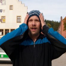 Christian Ulmen nella commedia tedesca Wer's glaubt, wird selig