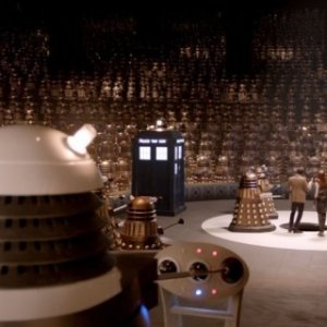Doctor Who: una scena dell'episodio Asylum Of The Daleks