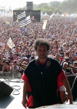 Enzo Avitabile Music Life: il protagonista del documentario musicale Enzo Avitabile prima di un concerto