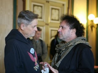 Enzo Avitabile Music Life: il regista Jonathan Demme con Enzo Avitabile sul set