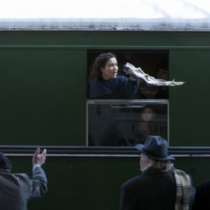 Lullaby to My Father: Yaël Abecassis in una scena del film dedicato a Munio Weinraub Gitai, padre del regista Amos Gitai